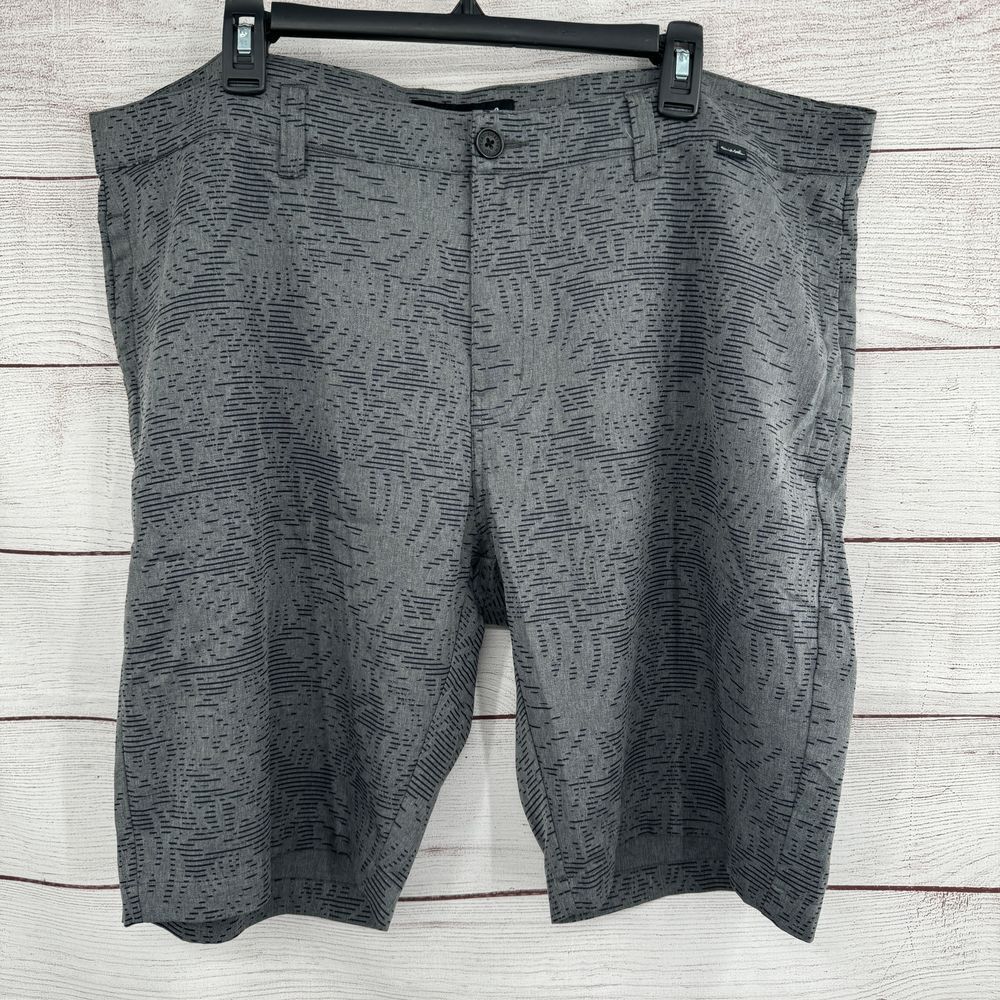 Travis Mathew‎ Men's Golf Shorts Palm Leaf Pattern Athletic Performance Size 40